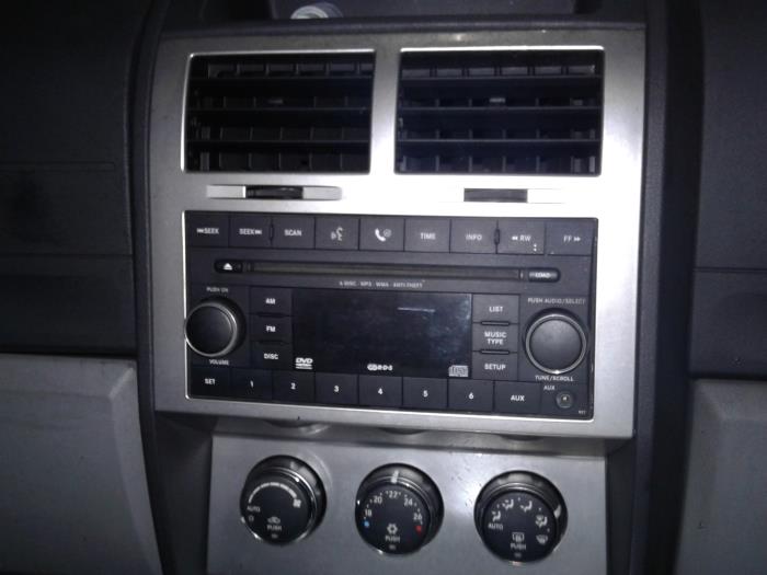 Panel de control de calefacción de un Dodge Nitro 2.8 CRD 16V 4x4 2010