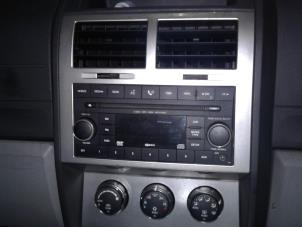 Używane Panel sterowania nagrzewnicy Dodge Nitro 2.8 CRD 16V 4x4 Cena na żądanie oferowane przez "Altijd Raak" Penders