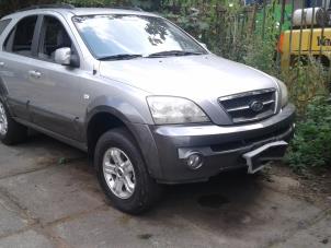 Used Grille holder Kia Sorento I (JC) 2.5 CRDi 16V Price on request offered by "Altijd Raak" Penders