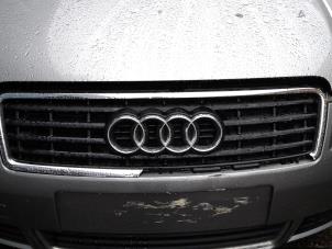 Used Grille holder Audi A4 Cabrio (B7) 3.0 V6 30V Price on request offered by "Altijd Raak" Penders