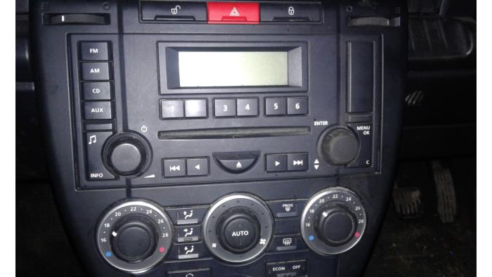 Reproductor de CD y radio de un Land Rover Freelander II 2.2 tD4 16V 2007