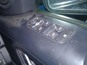 Used Electric window switch Landrover Freelander II 2.2 tD4 16V Price on request offered by "Altijd Raak" Penders