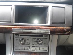Used Radio CD player Jaguar XF (CC9) 2.7 D V6 24V Price on request offered by "Altijd Raak" Penders