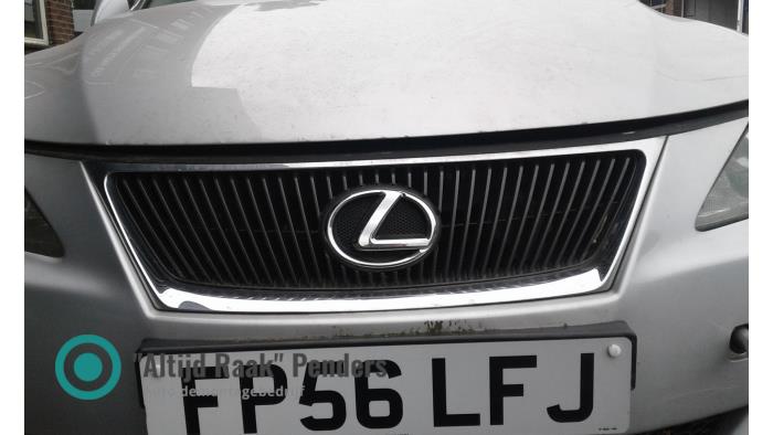 Używane Grill Lexus IS (E2) 220d 16V Cena na żądanie oferowane przez "Altijd Raak" Penders
