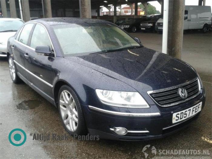 Używane Grill Volkswagen Phaeton (3D) 3.0 V6 TDI 24V 4Motion Cena na żądanie oferowane przez "Altijd Raak" Penders
