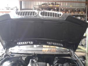Używane Amortyzator gazowy pokrywy silnika prawy BMW X5 (E53) 4.4 V8 32V Cena na żądanie oferowane przez "Altijd Raak" Penders