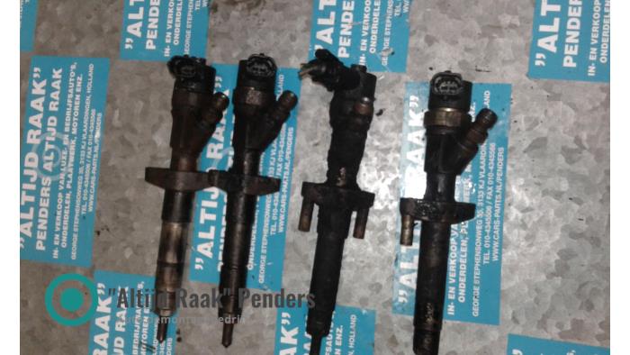 Usagé Injecteurs Renault Master Prix sur demande proposé par "Altijd Raak" Penders
