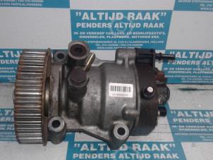 Usados Bomba de gasolina mecánica Renault Grand Modus Precio de solicitud ofrecido por "Altijd Raak" Penders