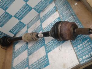 Used Front drive shaft, right Kia Cee'd (EDB5) 1.6 CRDi 16V Price on request offered by "Altijd Raak" Penders