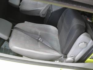 Używane Fotel prawy Volkswagen Crafter 2.5 TDI 28/30/32/35 SWB Cena na żądanie oferowane przez "Altijd Raak" Penders