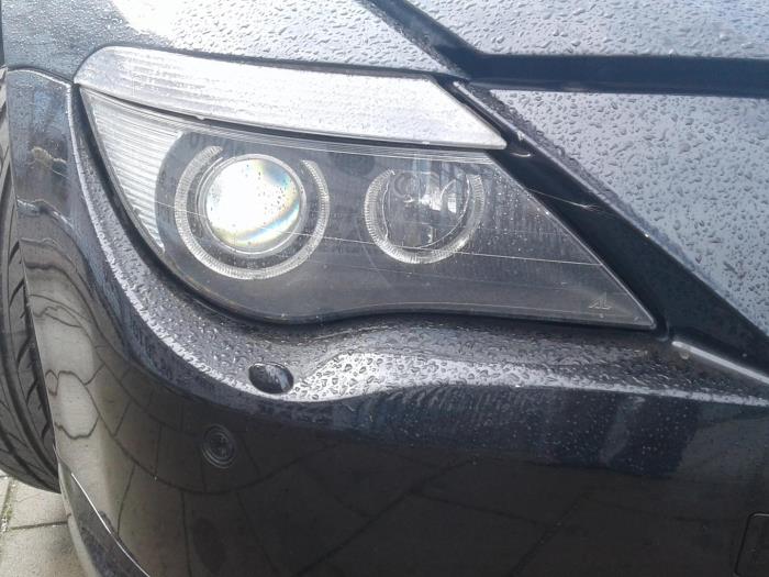 Headlight, right from a BMW 6 serie (E63) 645 Ci 4.4 V8 32V 2005