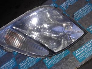 Used Headlight, left LDV Maxus 2.5 Cdi Price on request offered by "Altijd Raak" Penders