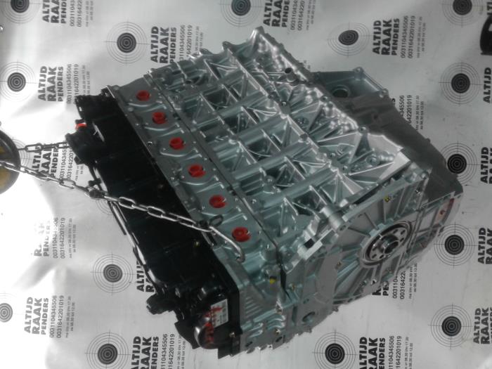 Engine from a BMW X5 (E70) xDrive 40d 3.0 24V 2009
