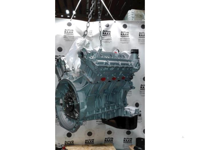 Motor van een Mercedes-Benz ML II (164/4JG) 3.0 ML-350 CDI BlueTec 4-Matic V6 24V 2009