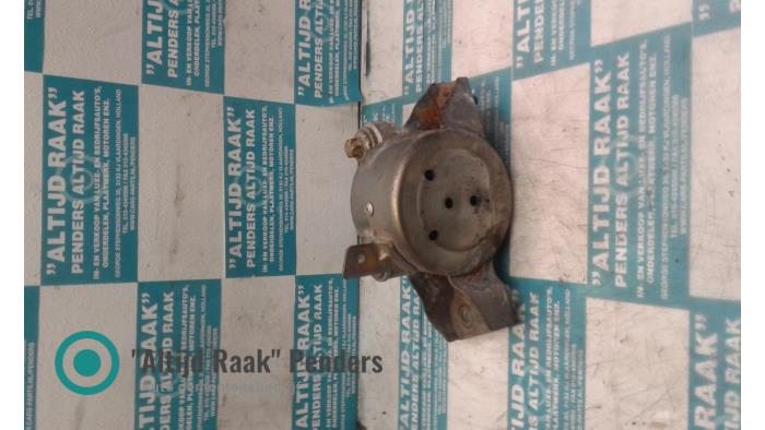 Used Engine mount Opel Corsa III 1.6 16V VXR Turbo Price on request offered by "Altijd Raak" Penders