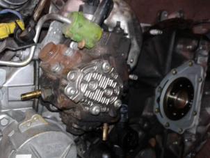 Usados Bomba de gasolina mecánica Nissan Qashqai Precio de solicitud ofrecido por "Altijd Raak" Penders