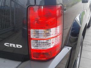 Używane Tylne swiatlo pozycyjne prawe Jeep Cherokee (KK) 2.8 CRD 16V Euro 5 4x4 Cena na żądanie oferowane przez "Altijd Raak" Penders