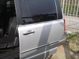 Used Rear door 4-door, left Chrysler Voyager/Grand Voyager (RT) 2.8 CRD 16V Grand Voyager Price on request offered by "Altijd Raak" Penders
