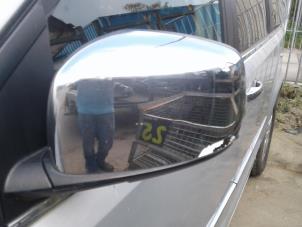 Used Wing mirror, left Chrysler Voyager/Grand Voyager (RT) 2.8 CRD 16V Grand Voyager Price on request offered by "Altijd Raak" Penders