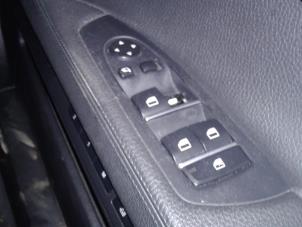 Gebrauchte Elektrisches Fenster Schalter BMW 7 serie (F01/02/03/04) 730d 24V Preis auf Anfrage angeboten von "Altijd Raak" Penders
