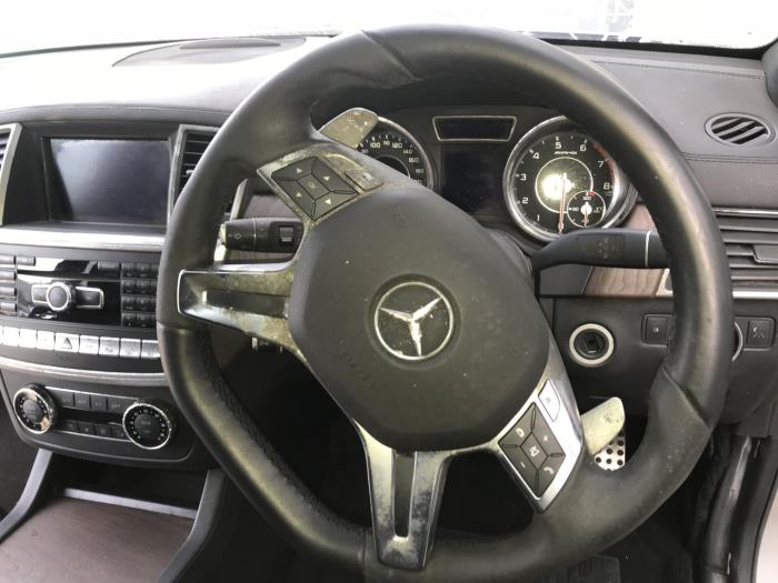Left airbag (steering wheel) from a Mercedes-Benz ML III (166) 5.5 ML-63 AMG V8 32V Biturbo 2013