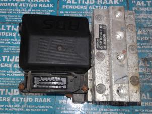 Used ABS pump Renault Clio (B/C57/357/557/577) 1.8 GT 16V Kat. Price on request offered by "Altijd Raak" Penders