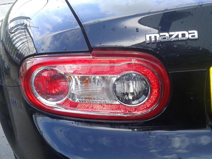 Rücklicht links van een Mazda MX-5 (NC18/1A) 1.8i 16V 2009