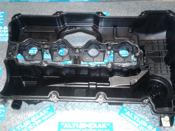 Rocker cover from a BMW 1-Serie 2005