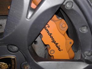 Usagé Etrier de frein (pince) avant gauche Lamborghini Gallardo 5.2 V-10 40V FSI LP560-4 Prix sur demande proposé par "Altijd Raak" Penders