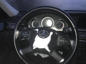 Usados Mando de radio volante Mercedes E (W212) E-350 BlueTec V6 24V Precio de solicitud ofrecido por "Altijd Raak" Penders
