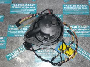 Used Heating and ventilation fan motor Mercedes Vito (639.7) 2.2 115 CDI 16V Price on request offered by "Altijd Raak" Penders