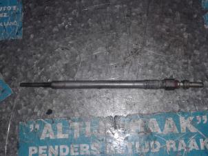 Used Glow plug Mercedes Sprinter Price on request offered by "Altijd Raak" Penders