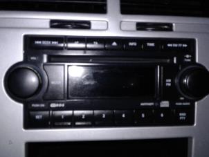 Gebrauchte Radio CD Spieler Jeep Patriot (MK74) 2.4 16V 4x4 Preis auf Anfrage angeboten von "Altijd Raak" Penders