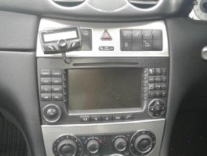 Used Radio CD player Mercedes CLK (R209) 3.0 280 V6 18V Price on request offered by "Altijd Raak" Penders