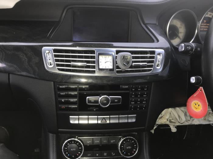 Navigation display from a Mercedes-Benz CLS (C218) 350 CDI BlueEfficiency,d 3.0 V6 24V 2014