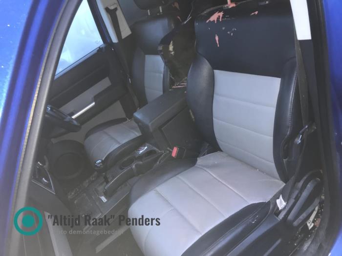 Używane Fotel lewy Dodge Nitro 2.8 CRD 16V 4x4 Cena na żądanie oferowane przez "Altijd Raak" Penders