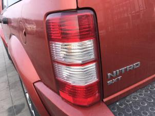 Usagé Feu arrière secondaire gauche Dodge Nitro 2.8 CRD 16V 4x4 Prix sur demande proposé par "Altijd Raak" Penders