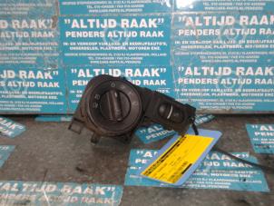 Used Light switch Volkswagen Touareg Price on request offered by "Altijd Raak" Penders