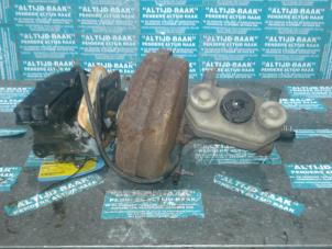 Used Brake servo Mercedes 207 - 410 Price on request offered by "Altijd Raak" Penders