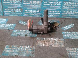 Used Ignition lock + key Mercedes 200 - 500 Price on request offered by "Altijd Raak" Penders