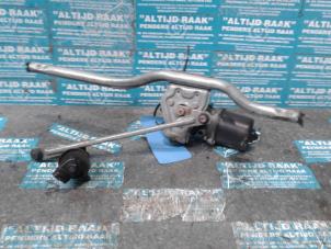 Used Wiper motor + mechanism Renault Clio Price on request offered by "Altijd Raak" Penders