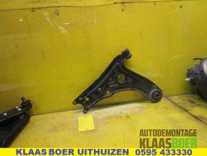Używane Wahacz zawieszenia dolny lewy przód Seat Arosa (6H1) 1.0 MPi Cena € 25,00 Procedura marży oferowane przez Autodemontage Klaas Boer