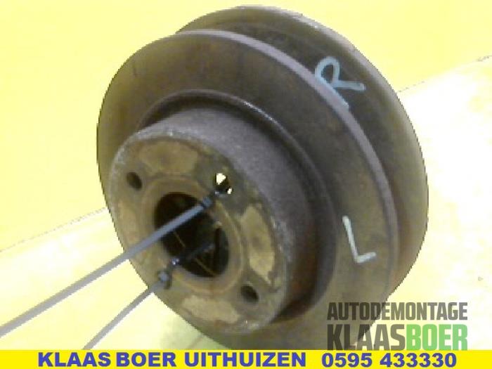 Disque + plaquette de frein avant d'un Nissan Micra (K11) 1.3 LX,SLX 16V 1994