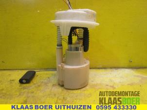 Used Mechanical fuel pump Renault Twingo (C06) 1.2 Price € 65,00 Margin scheme offered by Autodemontage Klaas Boer