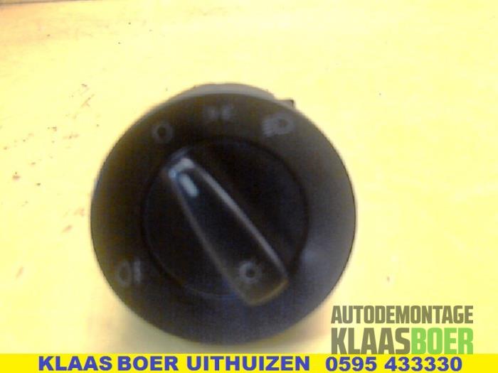 Interruptor (varios) de un Volkswagen Polo III (6N2) 1.9 SDI 1999