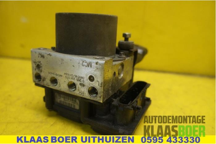 Używane Pompa ABS Peugeot 107 1.0 12V Cena € 50,00 Procedura marży oferowane przez Autodemontage Klaas Boer