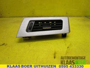 Used Dashboard vent BMW 5 serie (E60) 520d 16V Corporate Lease Price € 20,00 Margin scheme offered by Autodemontage Klaas Boer