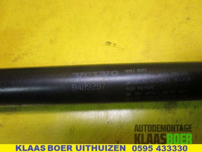 Set of gas struts for boot from a Volvo S80 (TR/TS) 2.4 SE 20V 170 1999
