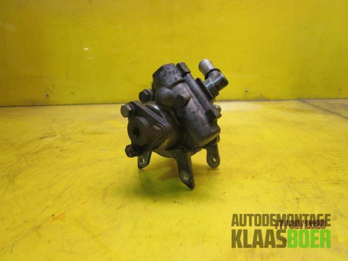 Power steering pump from a BMW 3 serie (E46/4) 318i 1999