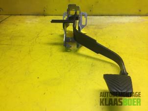 Used Clutch pedal Mitsubishi Outlander (CU) 2.0 16V 4x2 Price € 30,00 Margin scheme offered by Autodemontage Klaas Boer